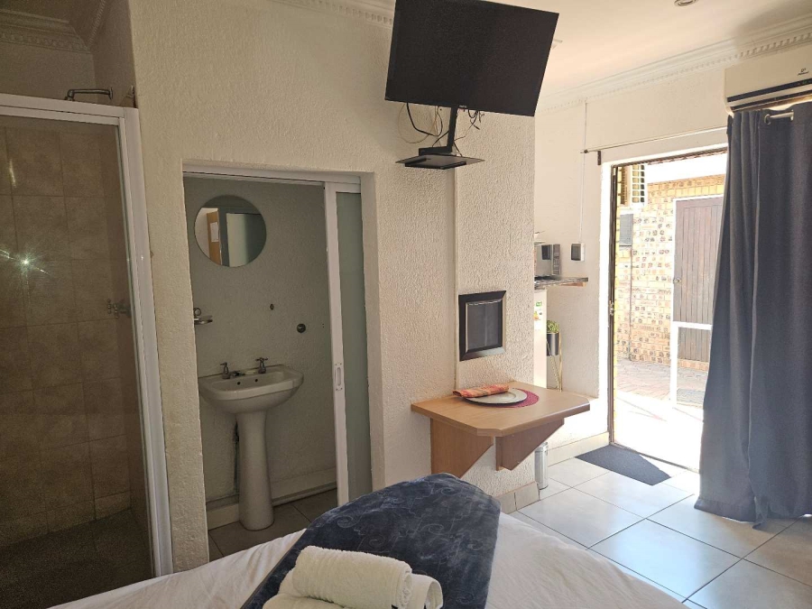 15 Bedroom Property for Sale in Royldene Northern Cape